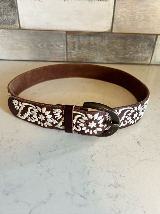 Lucky Brand Accessories - 🍀Vintage Lucky Brand Dark Brown Leather Belt With White Floral Embroidery XS